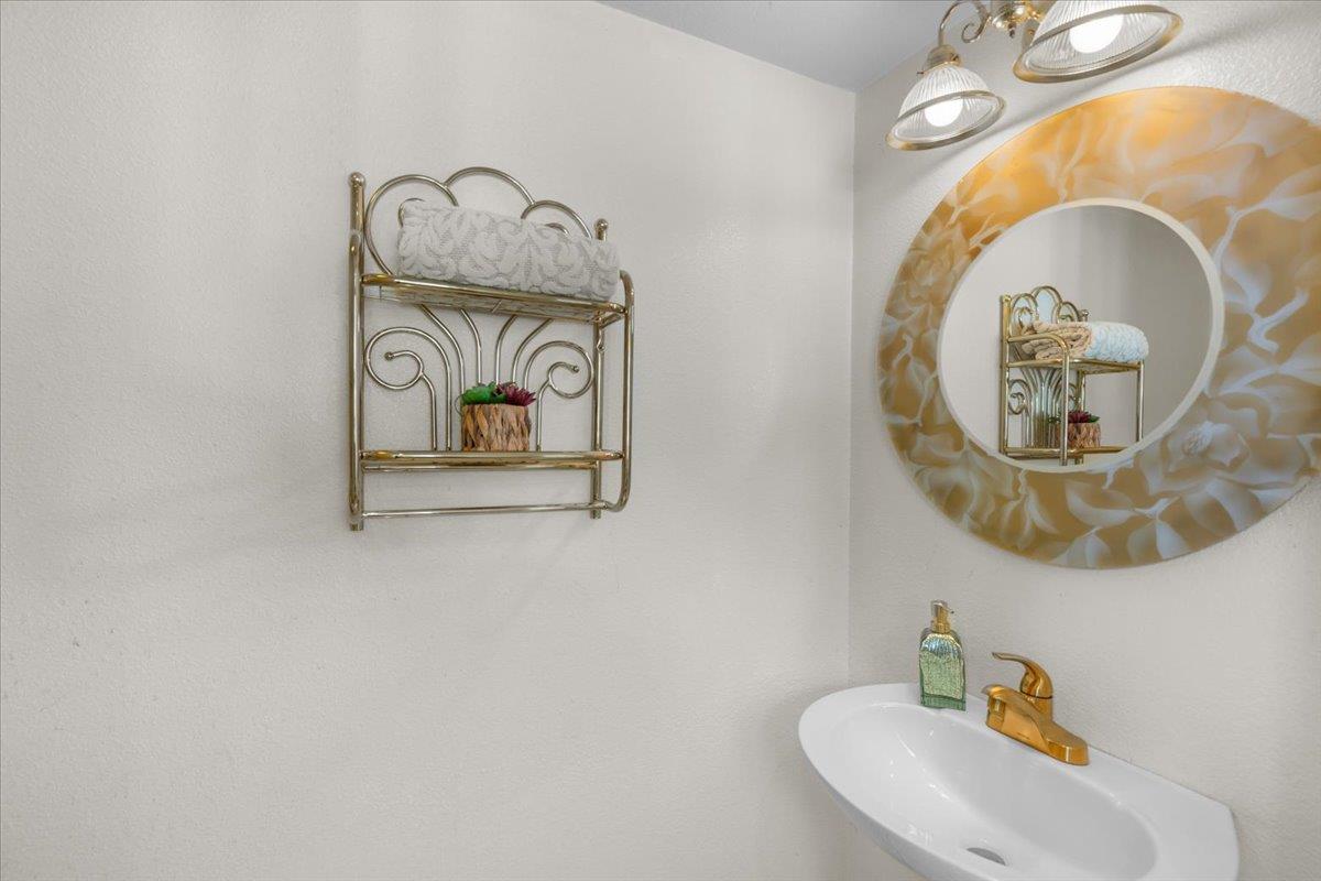 Detail Gallery Image 34 of 44 For 1611 Sierraville Ave, San Jose,  CA 95132 - 5 Beds | 3/1 Baths
