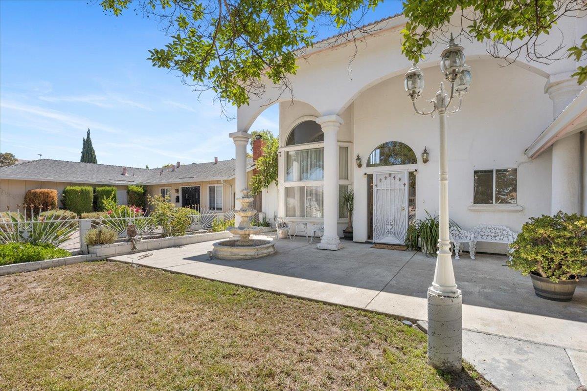 Detail Gallery Image 4 of 44 For 1611 Sierraville Ave, San Jose,  CA 95132 - 5 Beds | 3/1 Baths