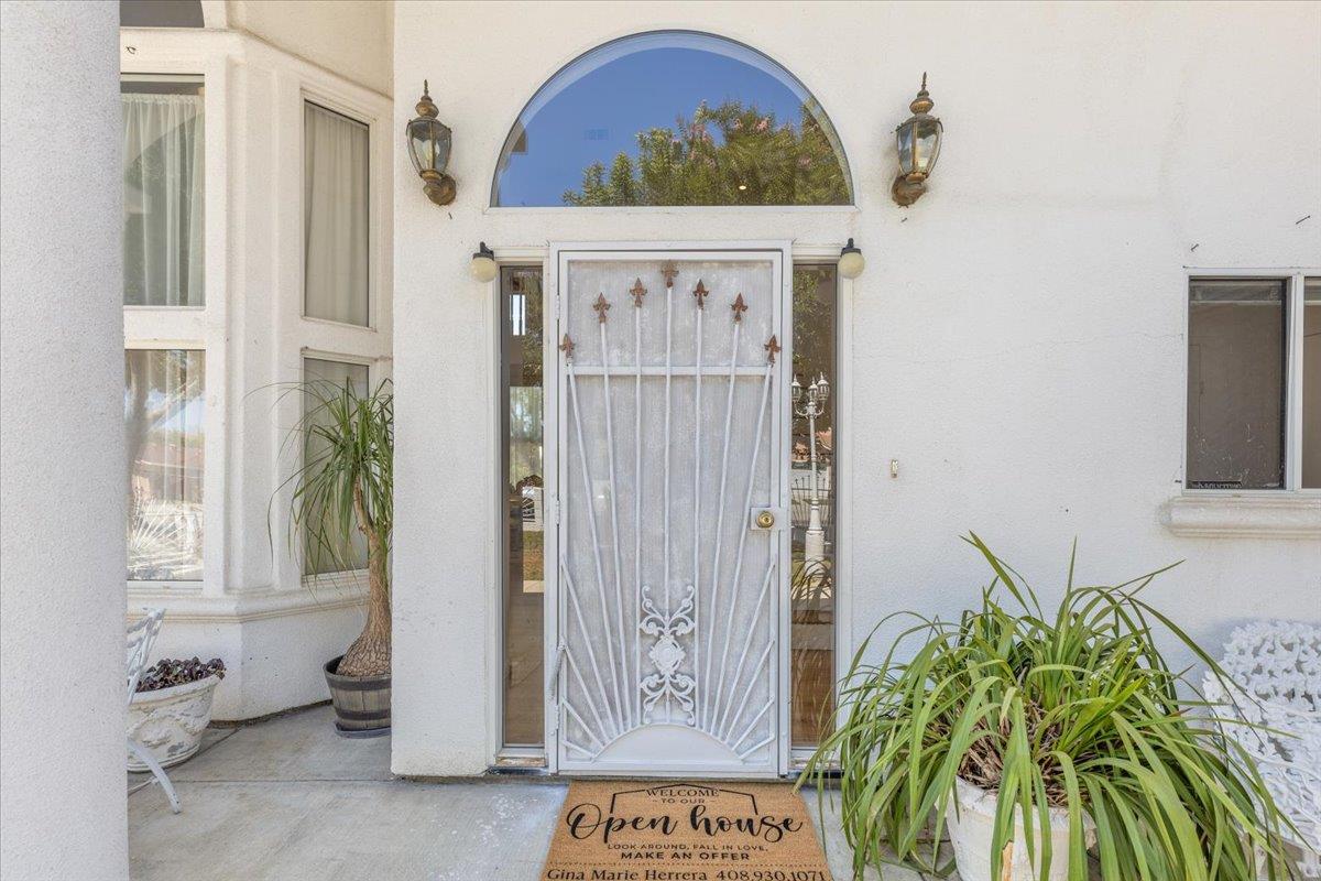 Detail Gallery Image 7 of 44 For 1611 Sierraville Ave, San Jose,  CA 95132 - 5 Beds | 3/1 Baths