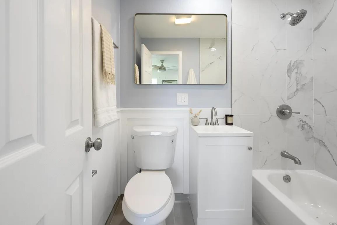 Detail Gallery Image 10 of 25 For 2250 Oceanside Blvd, Oceanside,  CA 92054 - 3 Beds | 2 Baths