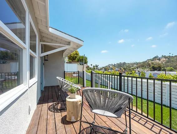 Detail Gallery Image 14 of 25 For 2250 Oceanside Blvd, Oceanside,  CA 92054 - 3 Beds | 2 Baths