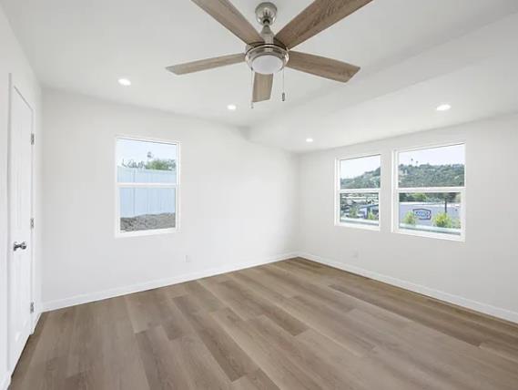 Detail Gallery Image 17 of 25 For 2250 Oceanside Blvd, Oceanside,  CA 92054 - 3 Beds | 2 Baths