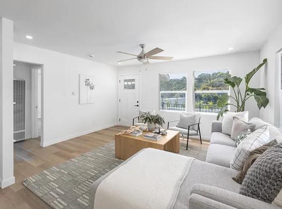 Detail Gallery Image 6 of 25 For 2250 Oceanside Blvd, Oceanside,  CA 92054 - 3 Beds | 2 Baths