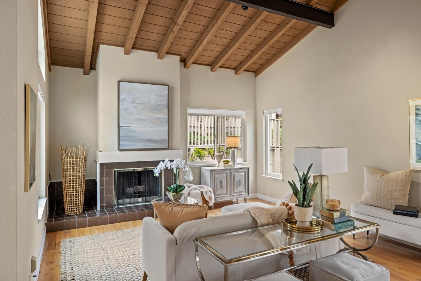Detail Gallery Image 4 of 35 For 605 Sage Ct, Pacific Grove,  CA 93950 - 2 Beds | 2 Baths