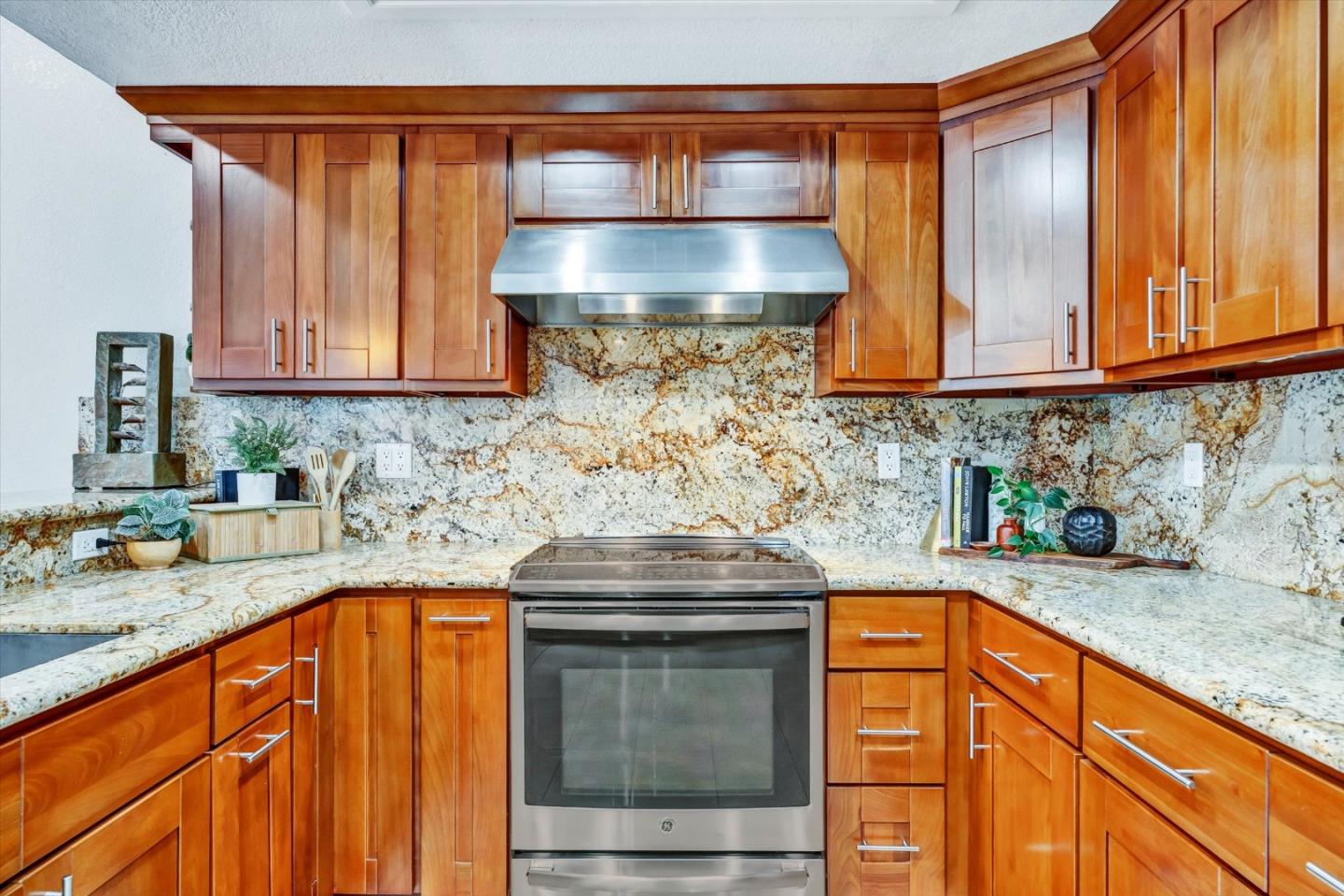 Detail Gallery Image 19 of 45 For 4241 Sora Ter, Fremont,  CA 94555 - 3 Beds | 2 Baths