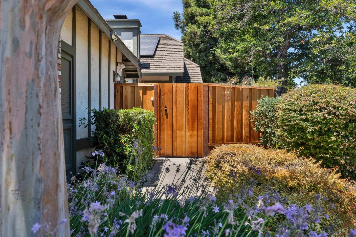 Detail Gallery Image 4 of 45 For 4241 Sora Ter, Fremont,  CA 94555 - 3 Beds | 2 Baths