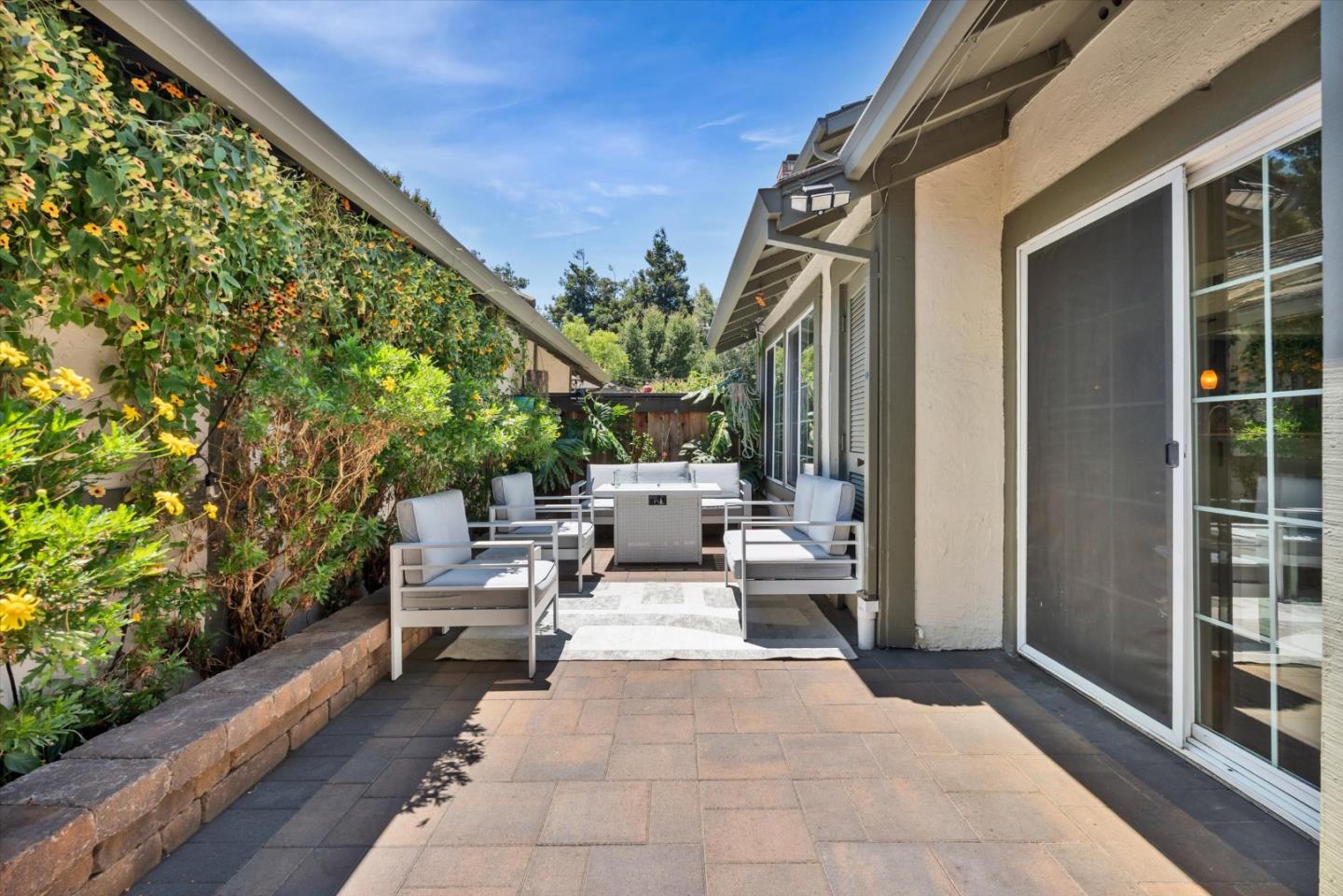 Detail Gallery Image 6 of 45 For 4241 Sora Ter, Fremont,  CA 94555 - 3 Beds | 2 Baths