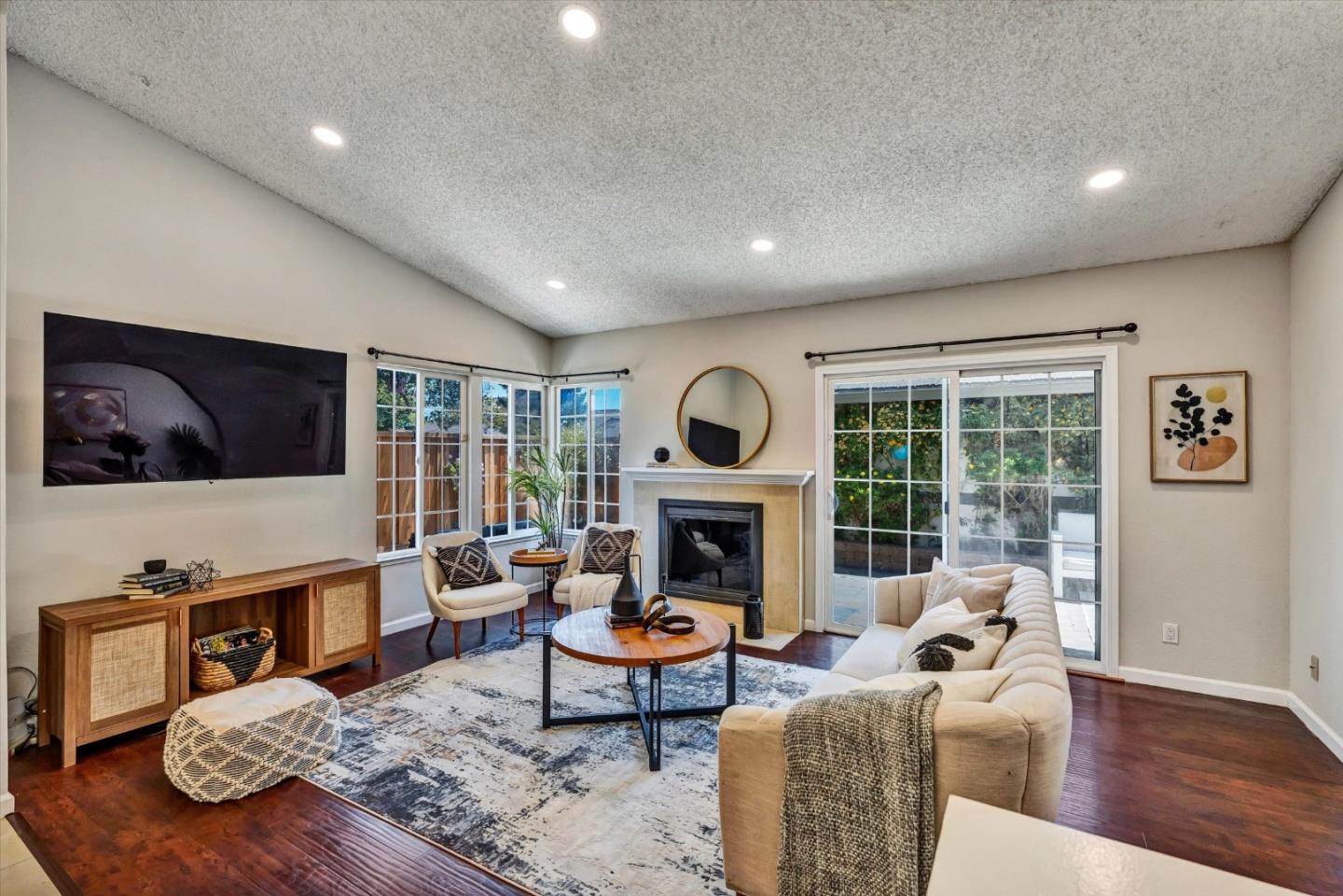 Detail Gallery Image 9 of 45 For 4241 Sora Ter, Fremont,  CA 94555 - 3 Beds | 2 Baths