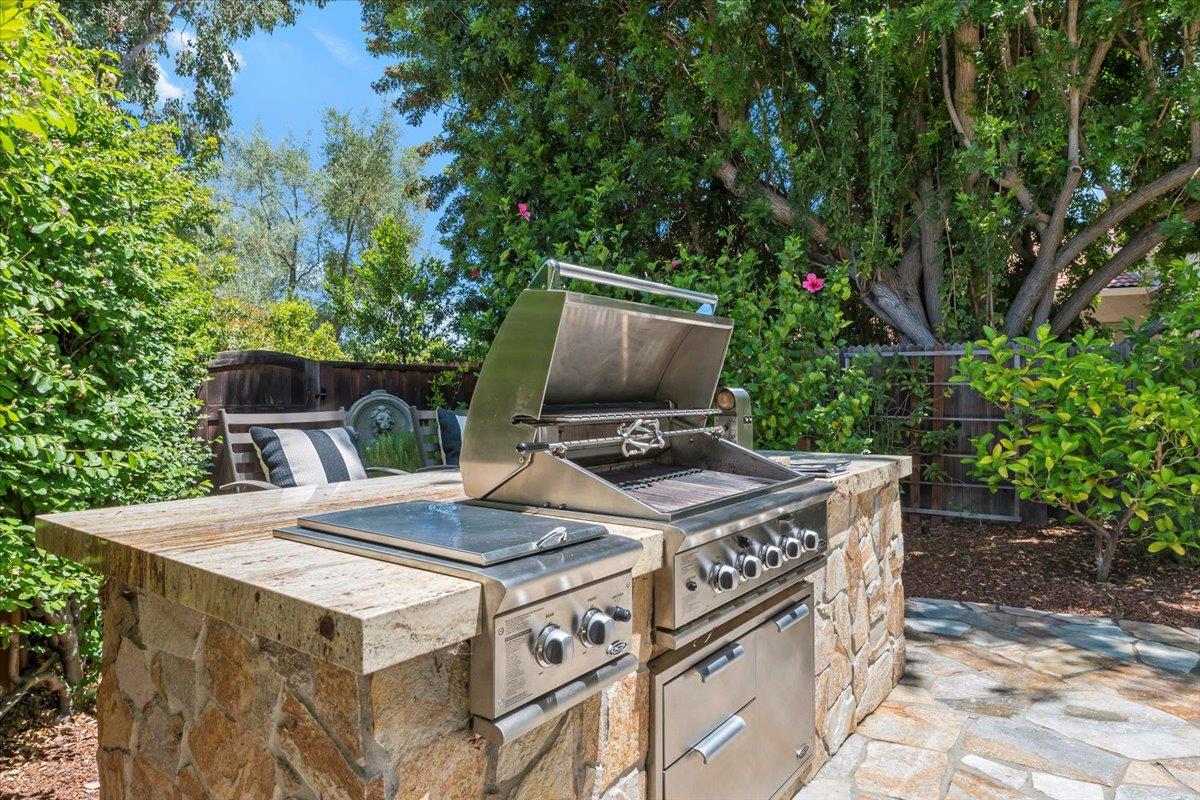 Detail Gallery Image 7 of 41 For 116 Calle Nivel, Los Gatos,  CA 95032 - 3 Beds | 2/1 Baths