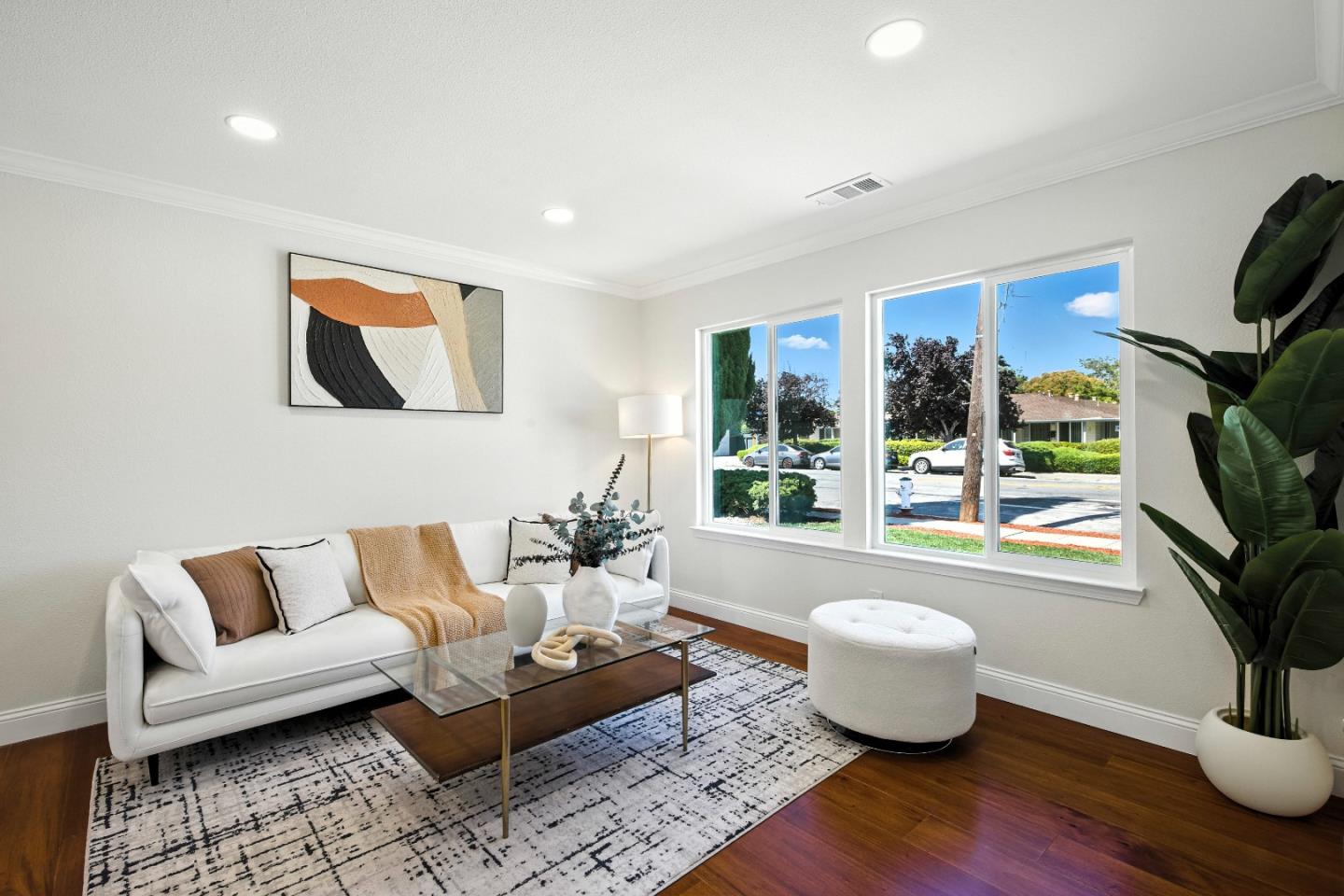 Detail Gallery Image 12 of 64 For 552 Borregas Ave, Sunnyvale,  CA 94085 - 5 Beds | 3 Baths