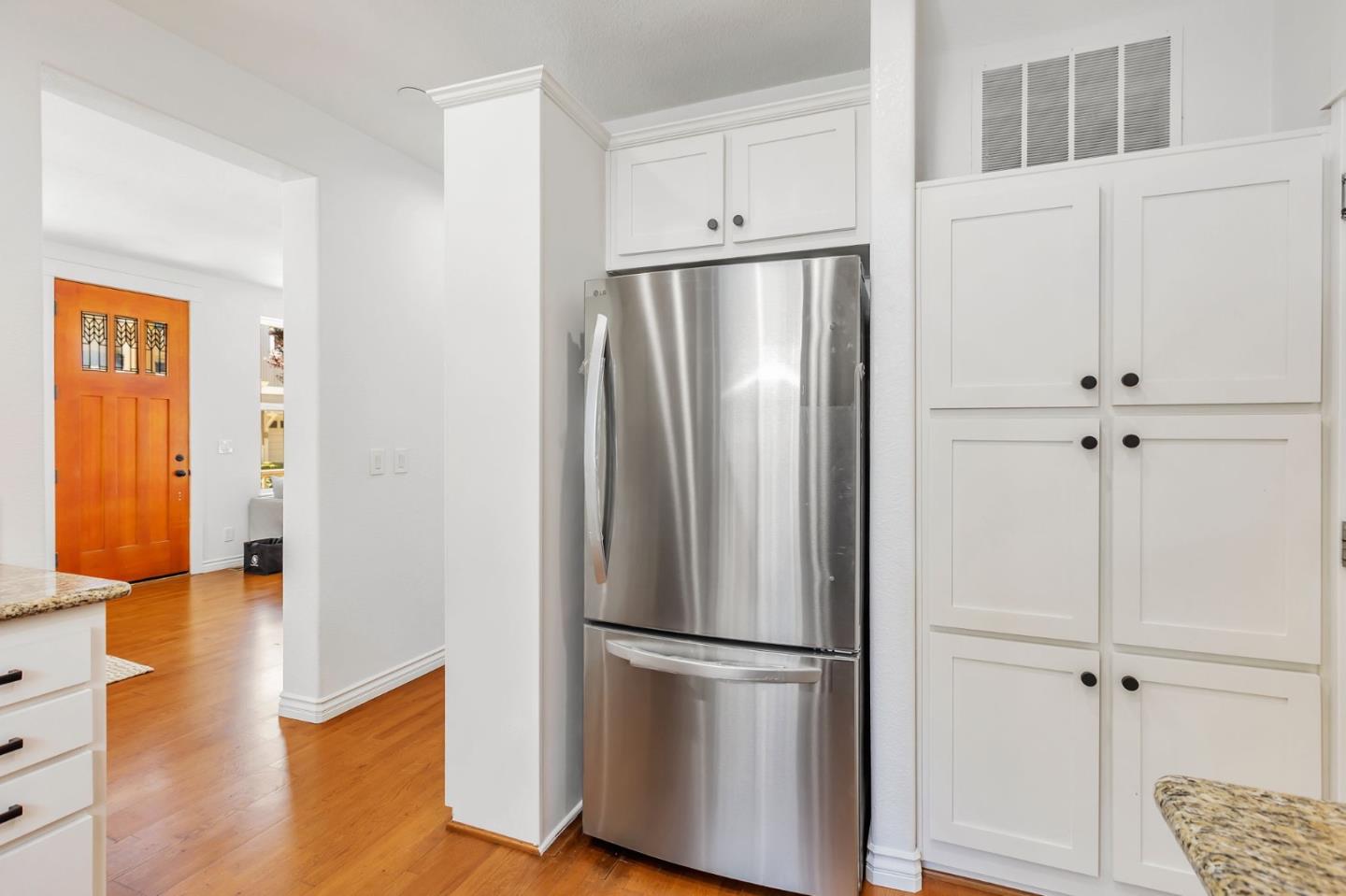 Detail Gallery Image 12 of 37 For 221 Creekside Village Dr, Los Gatos,  CA 95032 - 4 Beds | 2/1 Baths