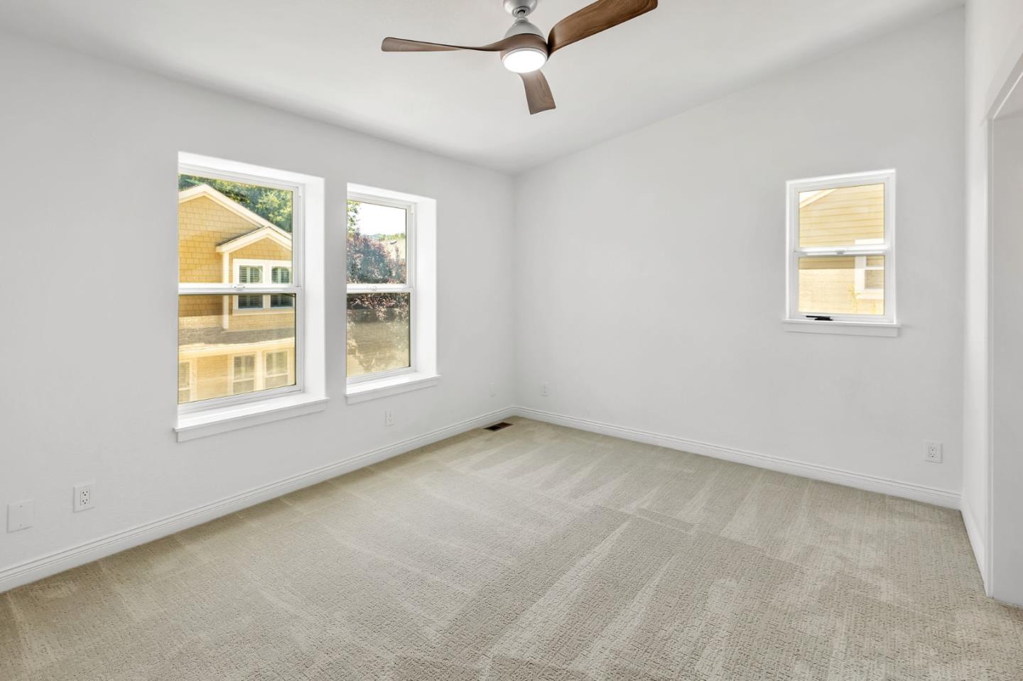 Detail Gallery Image 13 of 37 For 221 Creekside Village Dr, Los Gatos,  CA 95032 - 4 Beds | 2/1 Baths