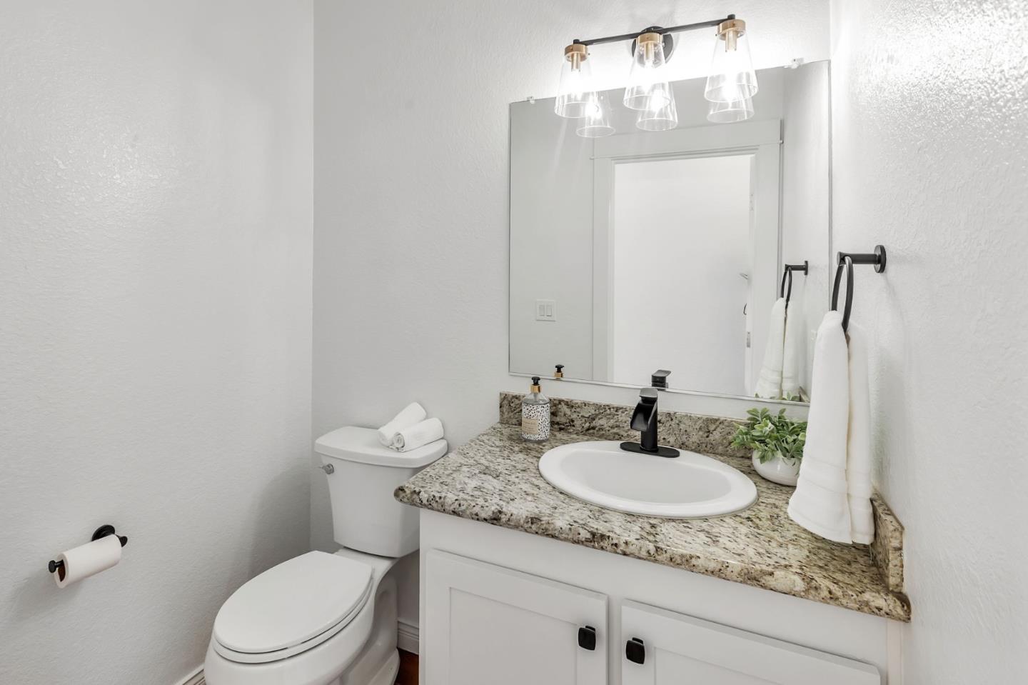Detail Gallery Image 21 of 37 For 221 Creekside Village Dr, Los Gatos,  CA 95032 - 4 Beds | 2/1 Baths