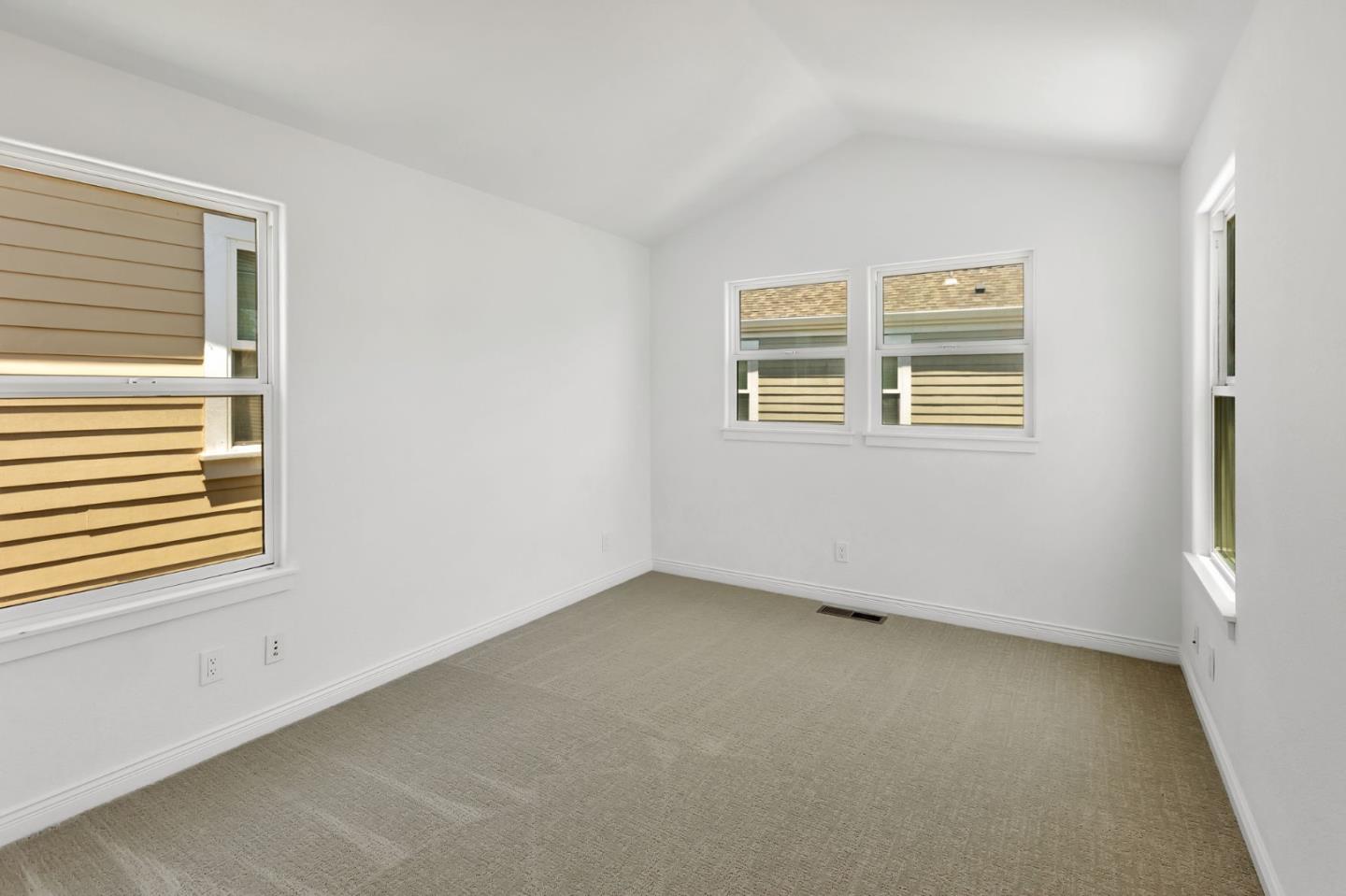 Detail Gallery Image 22 of 37 For 221 Creekside Village Dr, Los Gatos,  CA 95032 - 4 Beds | 2/1 Baths