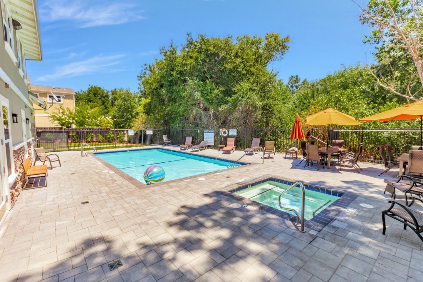 Detail Gallery Image 33 of 37 For 221 Creekside Village Dr, Los Gatos,  CA 95032 - 4 Beds | 2/1 Baths