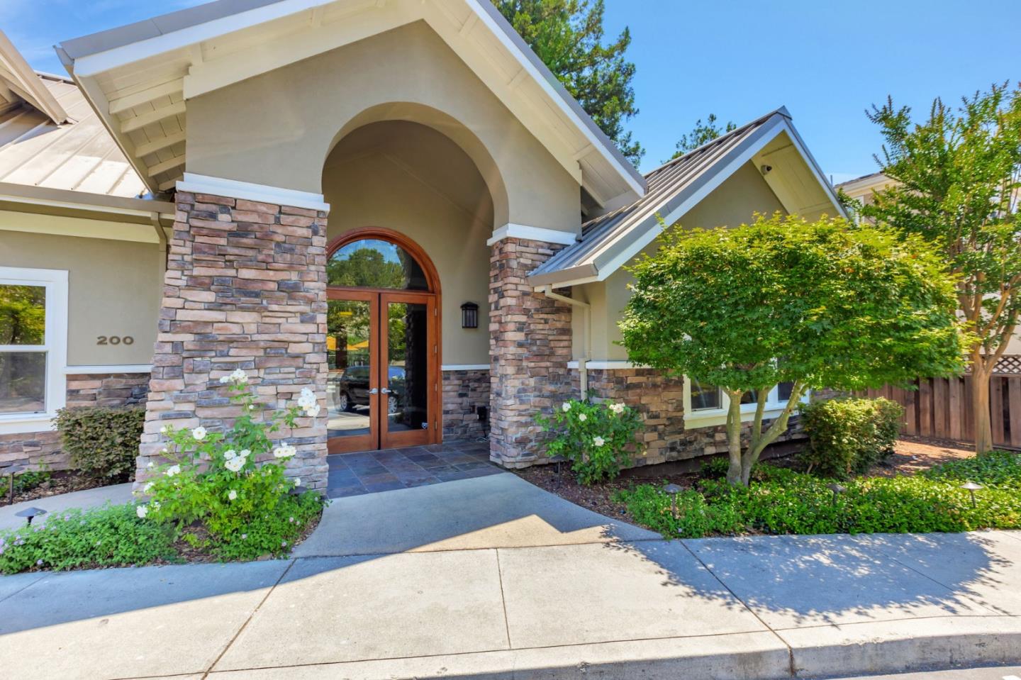 Detail Gallery Image 35 of 37 For 221 Creekside Village Dr, Los Gatos,  CA 95032 - 4 Beds | 2/1 Baths