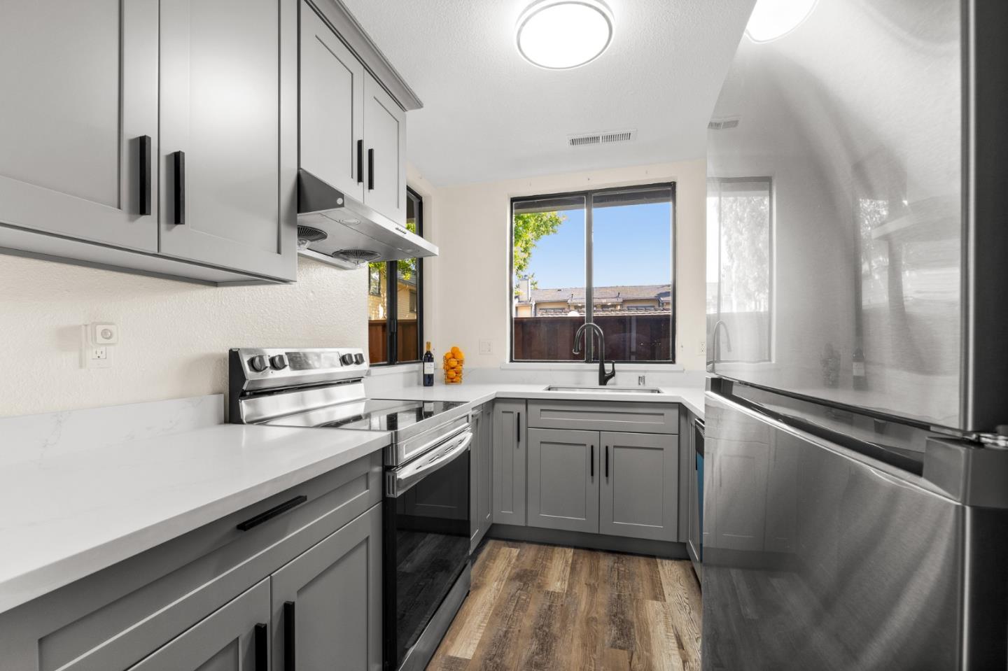 Detail Gallery Image 10 of 28 For 6043 Joaquin Murieta Ave #B,  Newark,  CA 94560 - 2 Beds | 1 Baths