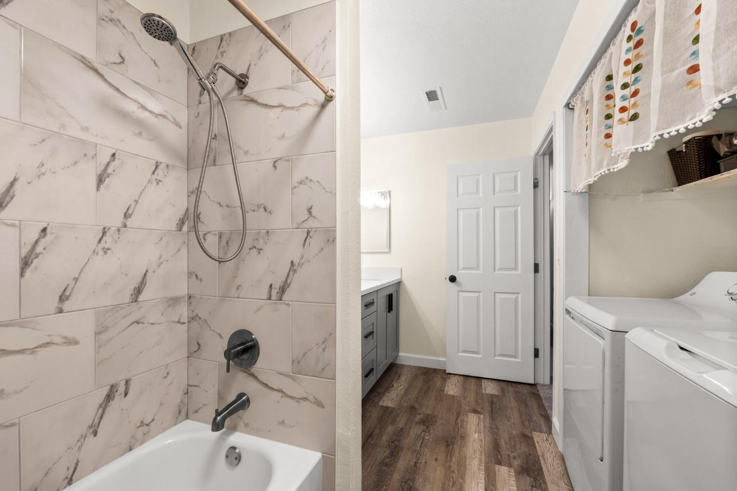 Detail Gallery Image 19 of 28 For 6043 Joaquin Murieta Ave #B,  Newark,  CA 94560 - 2 Beds | 1 Baths