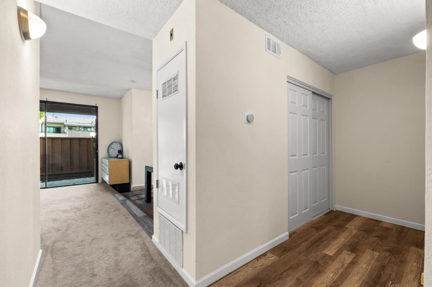 Detail Gallery Image 4 of 28 For 6043 Joaquin Murieta Ave #B,  Newark,  CA 94560 - 2 Beds | 1 Baths