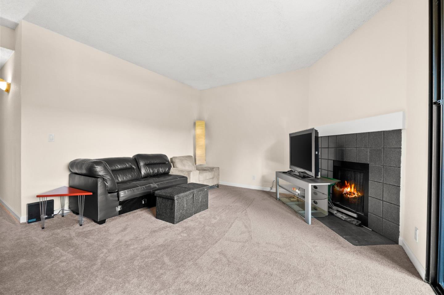 Detail Gallery Image 6 of 28 For 6043 Joaquin Murieta Ave #B,  Newark,  CA 94560 - 2 Beds | 1 Baths