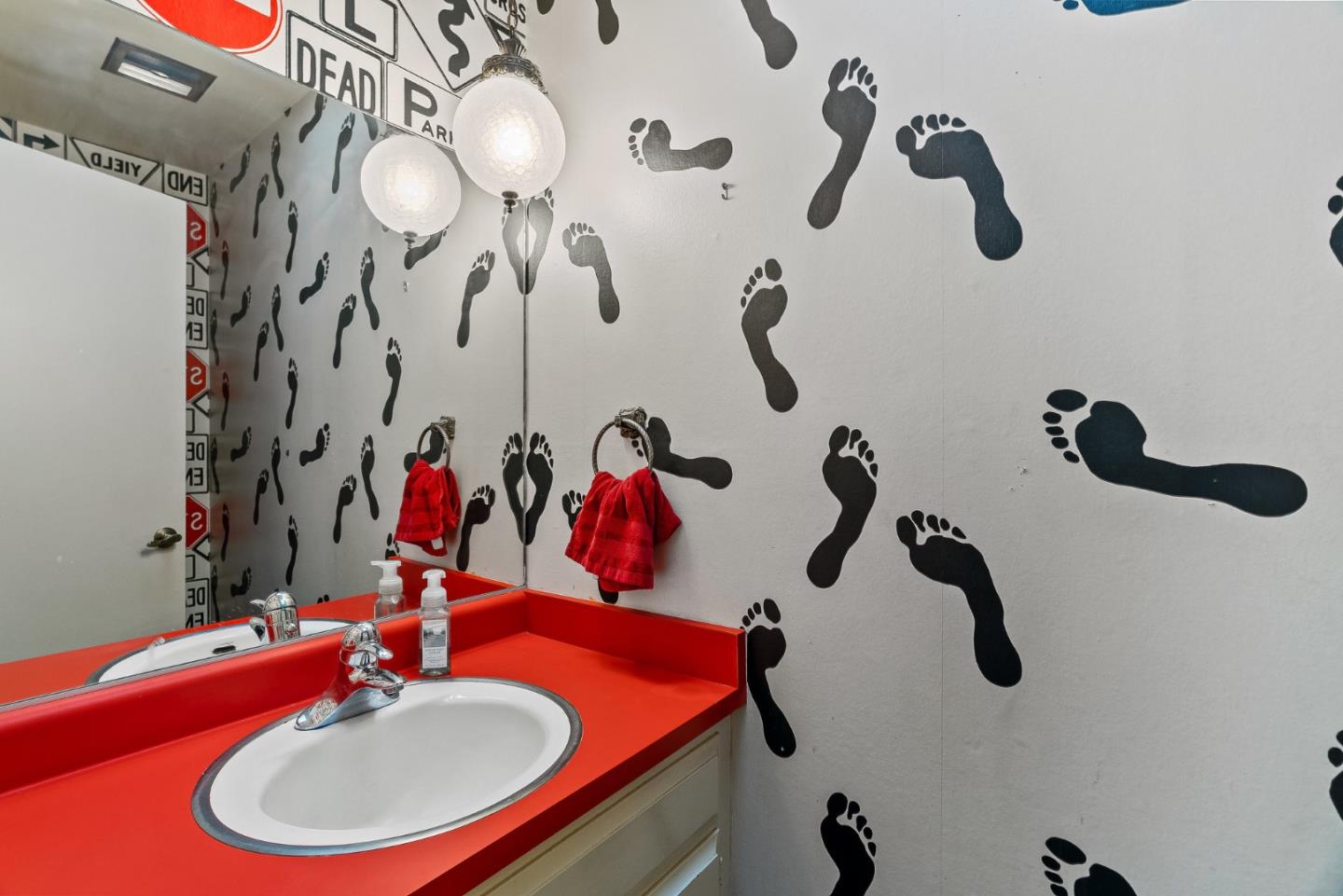 Detail Gallery Image 14 of 43 For 210 Thunderbird Dr, Aptos,  CA 95003 - 3 Beds | 2/1 Baths