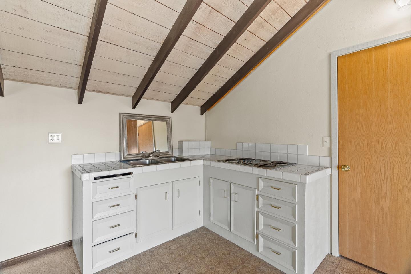 Detail Gallery Image 35 of 43 For 210 Thunderbird Dr, Aptos,  CA 95003 - 3 Beds | 2/1 Baths