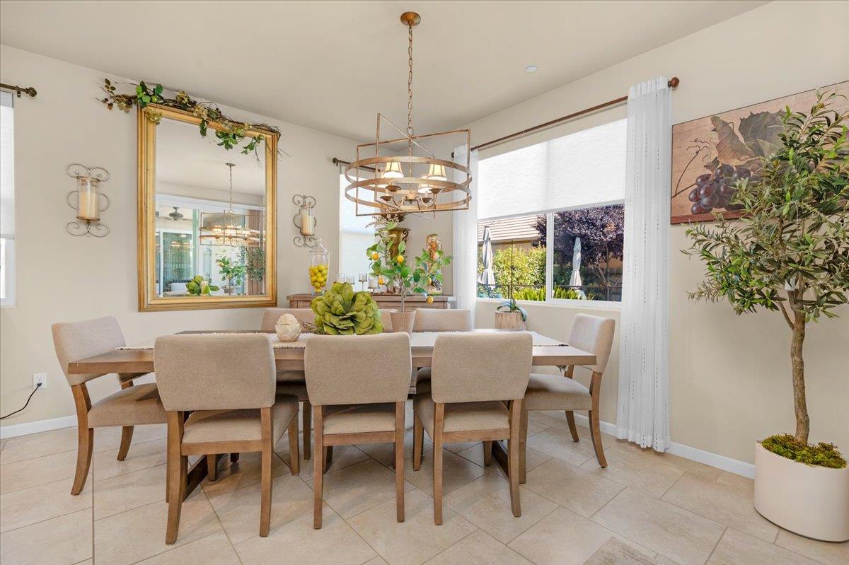 Detail Gallery Image 13 of 59 For 3982 Flint, Clovis,  CA 93619 - 3 Beds | 2/1 Baths