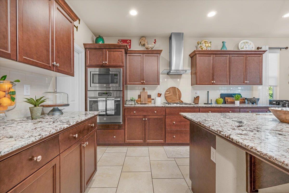 Detail Gallery Image 15 of 59 For 3982 Flint, Clovis,  CA 93619 - 3 Beds | 2/1 Baths