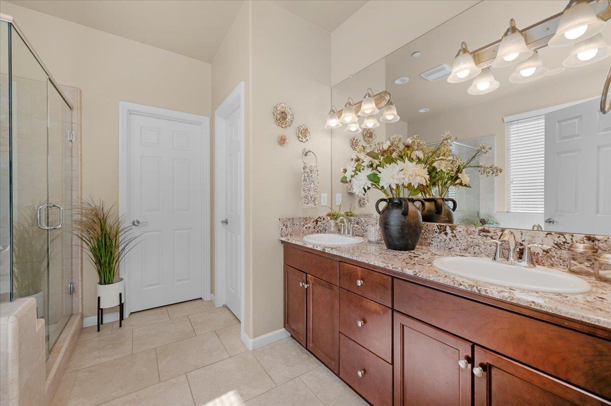 Detail Gallery Image 39 of 59 For 3982 Flint, Clovis,  CA 93619 - 3 Beds | 2/1 Baths