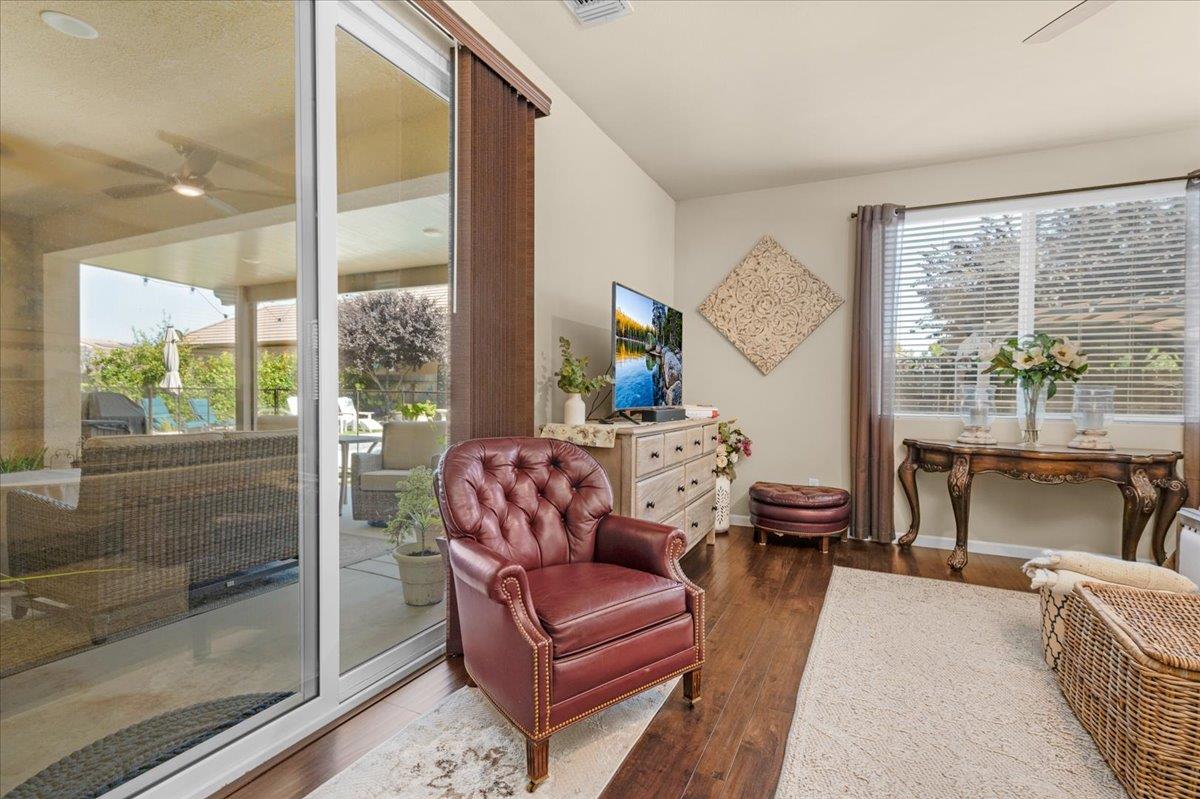 Detail Gallery Image 42 of 59 For 3982 Flint, Clovis,  CA 93619 - 3 Beds | 2/1 Baths