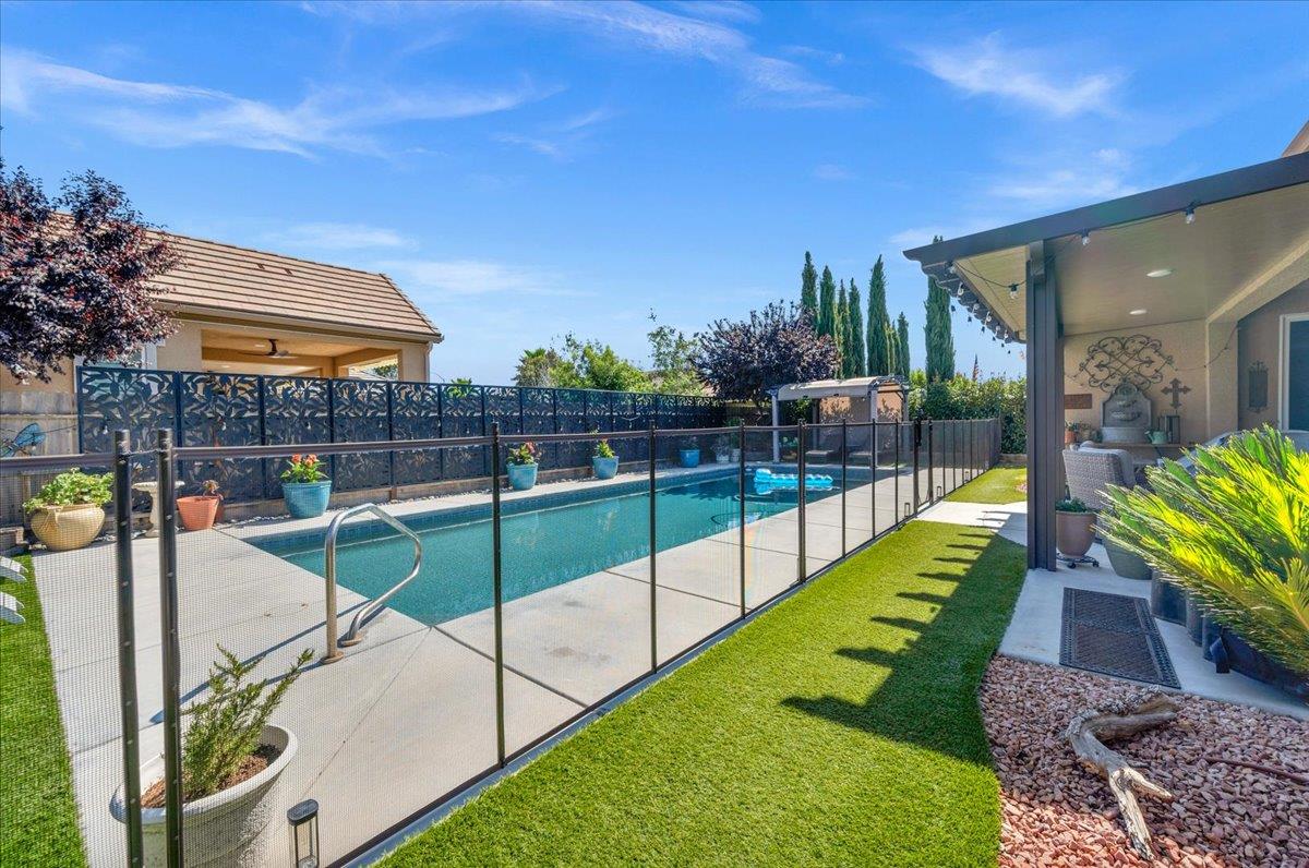 Detail Gallery Image 43 of 59 For 3982 Flint, Clovis,  CA 93619 - 3 Beds | 2/1 Baths