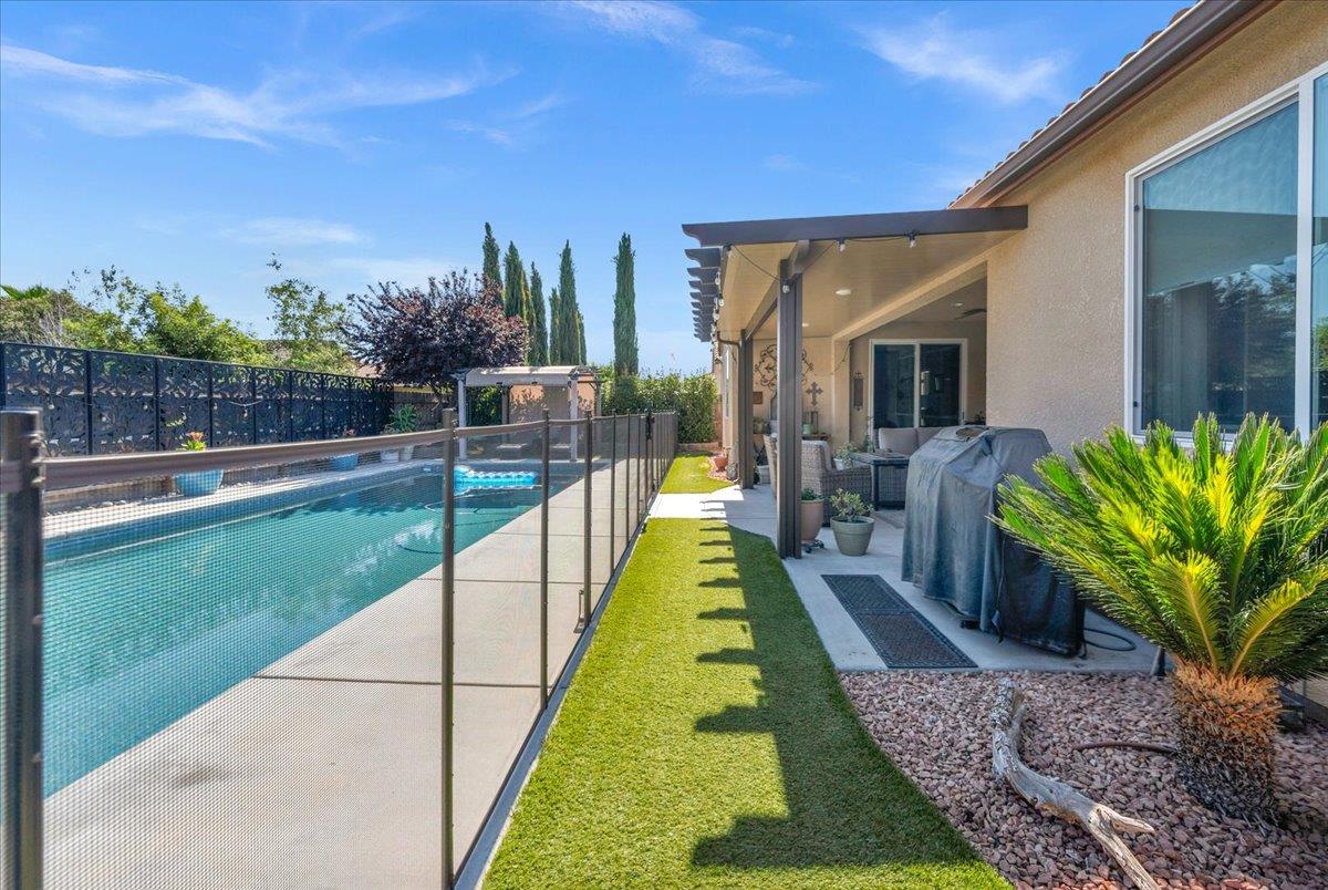 Detail Gallery Image 44 of 59 For 3982 Flint, Clovis,  CA 93619 - 3 Beds | 2/1 Baths
