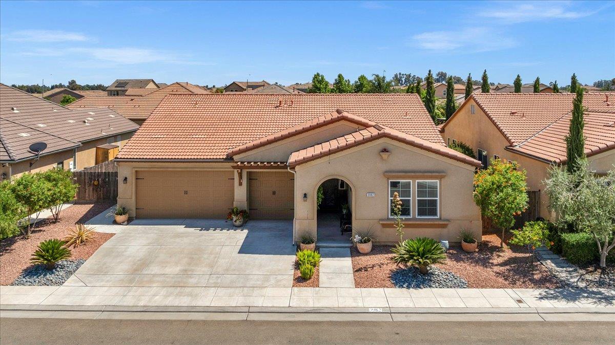 Detail Gallery Image 7 of 59 For 3982 Flint, Clovis,  CA 93619 - 3 Beds | 2/1 Baths