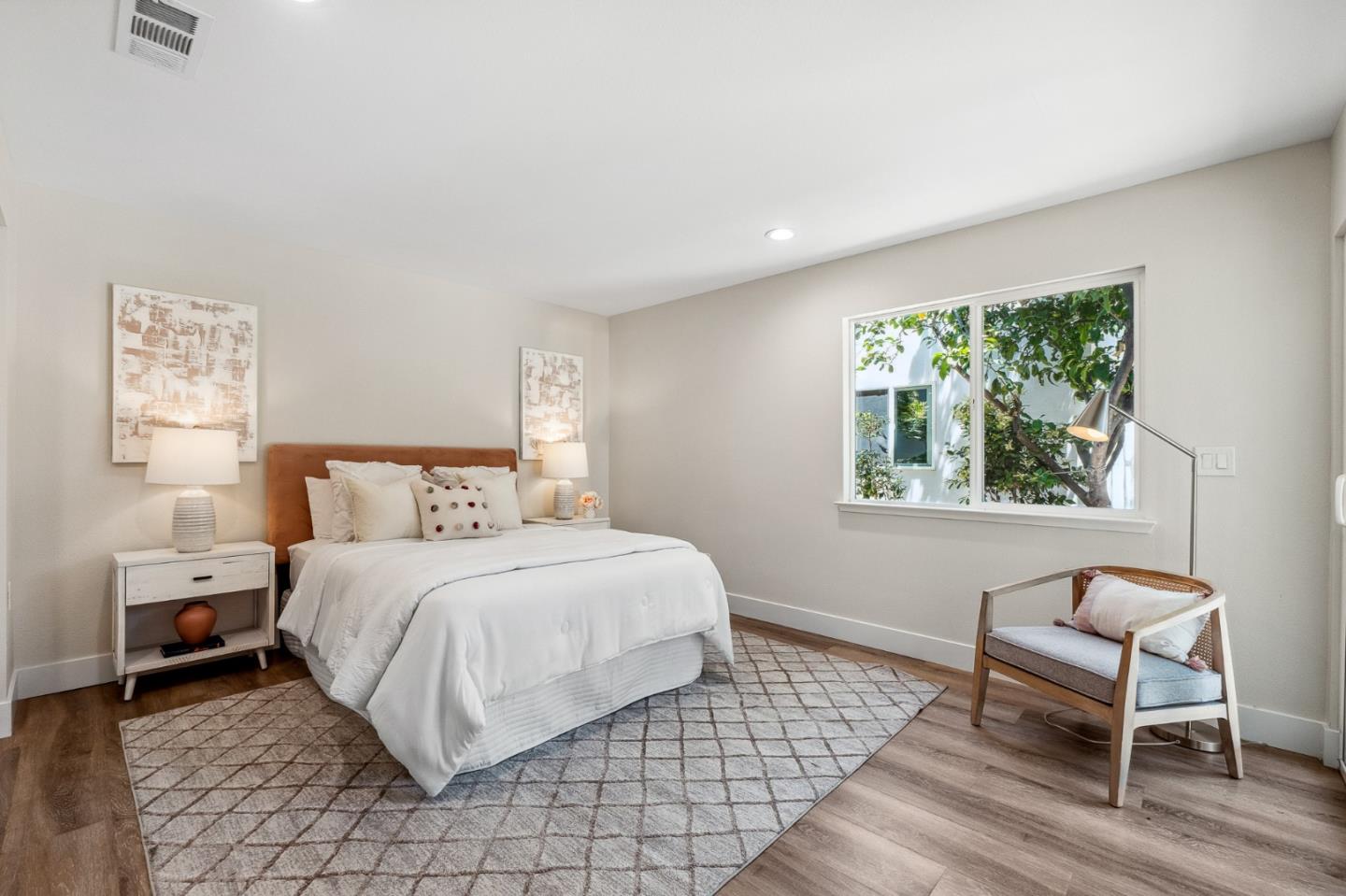 Detail Gallery Image 23 of 52 For 2054 Cranworth Cir, San Jose,  CA 95121 - 6 Beds | 3/1 Baths