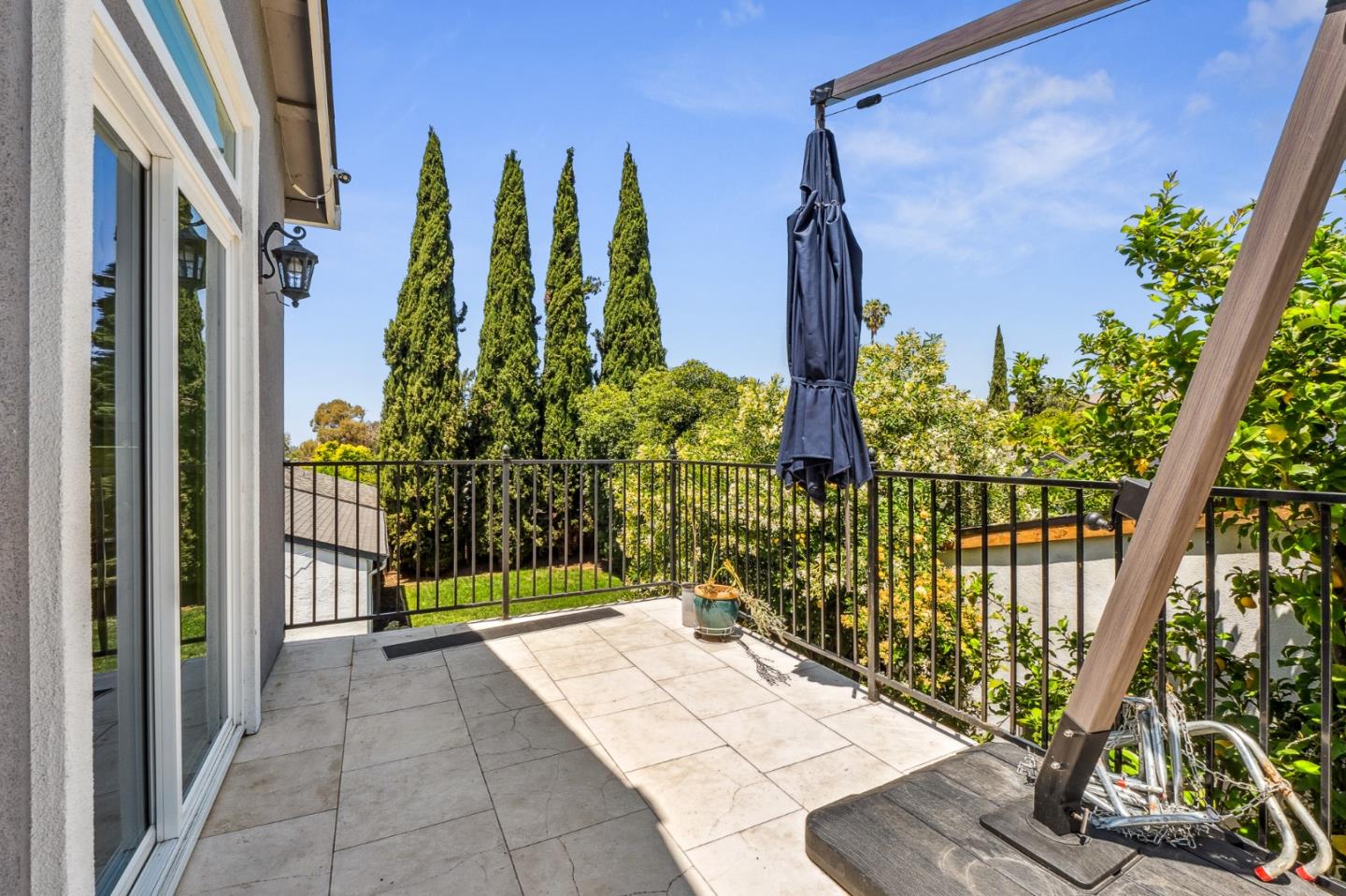 Detail Gallery Image 29 of 52 For 2054 Cranworth Cir, San Jose,  CA 95121 - 6 Beds | 3/1 Baths