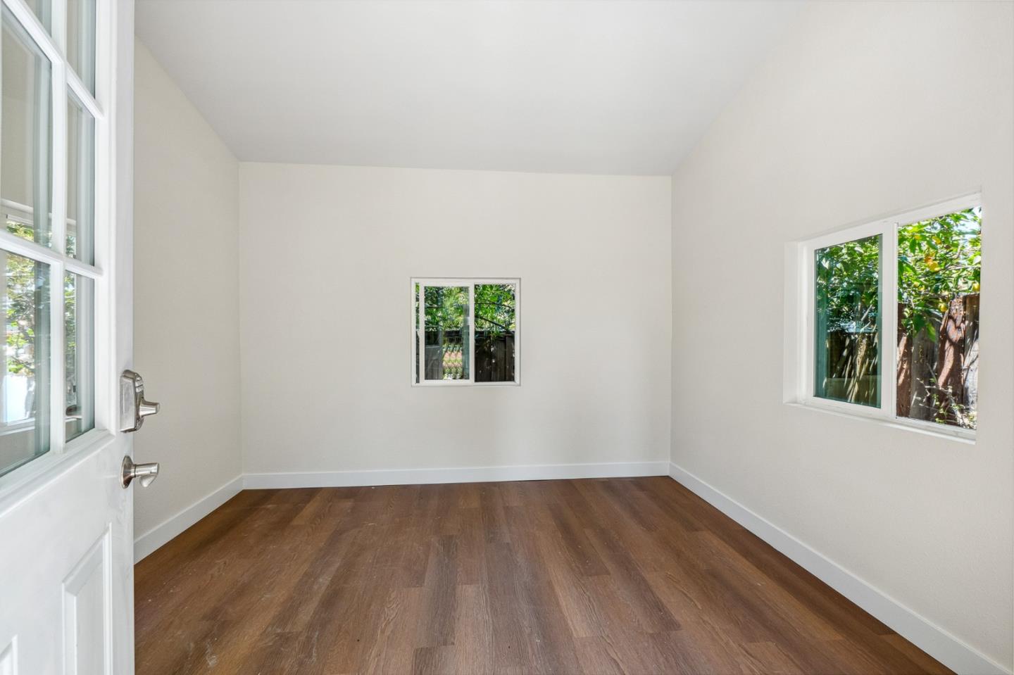 Detail Gallery Image 46 of 52 For 2054 Cranworth Cir, San Jose,  CA 95121 - 6 Beds | 3/1 Baths