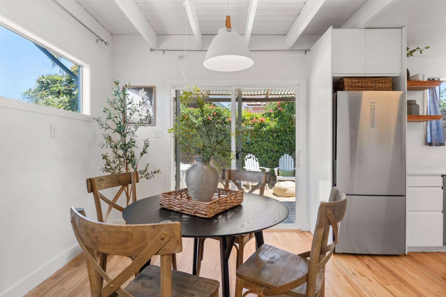 Detail Gallery Image 12 of 37 For 260 Walk Cir, Santa Cruz,  CA 95060 - 2 Beds | 1 Baths