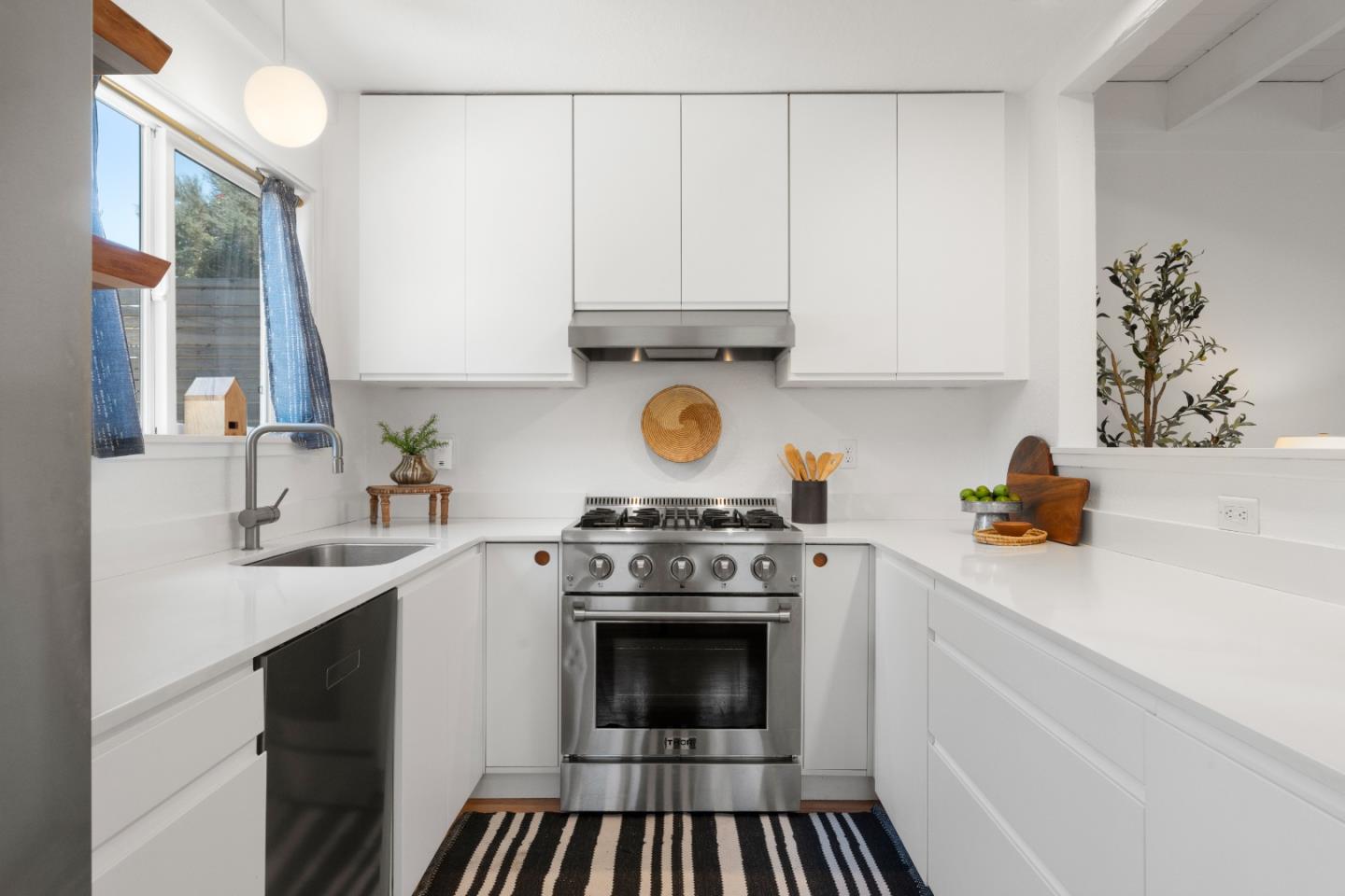 Detail Gallery Image 14 of 37 For 260 Walk Cir, Santa Cruz,  CA 95060 - 2 Beds | 1 Baths