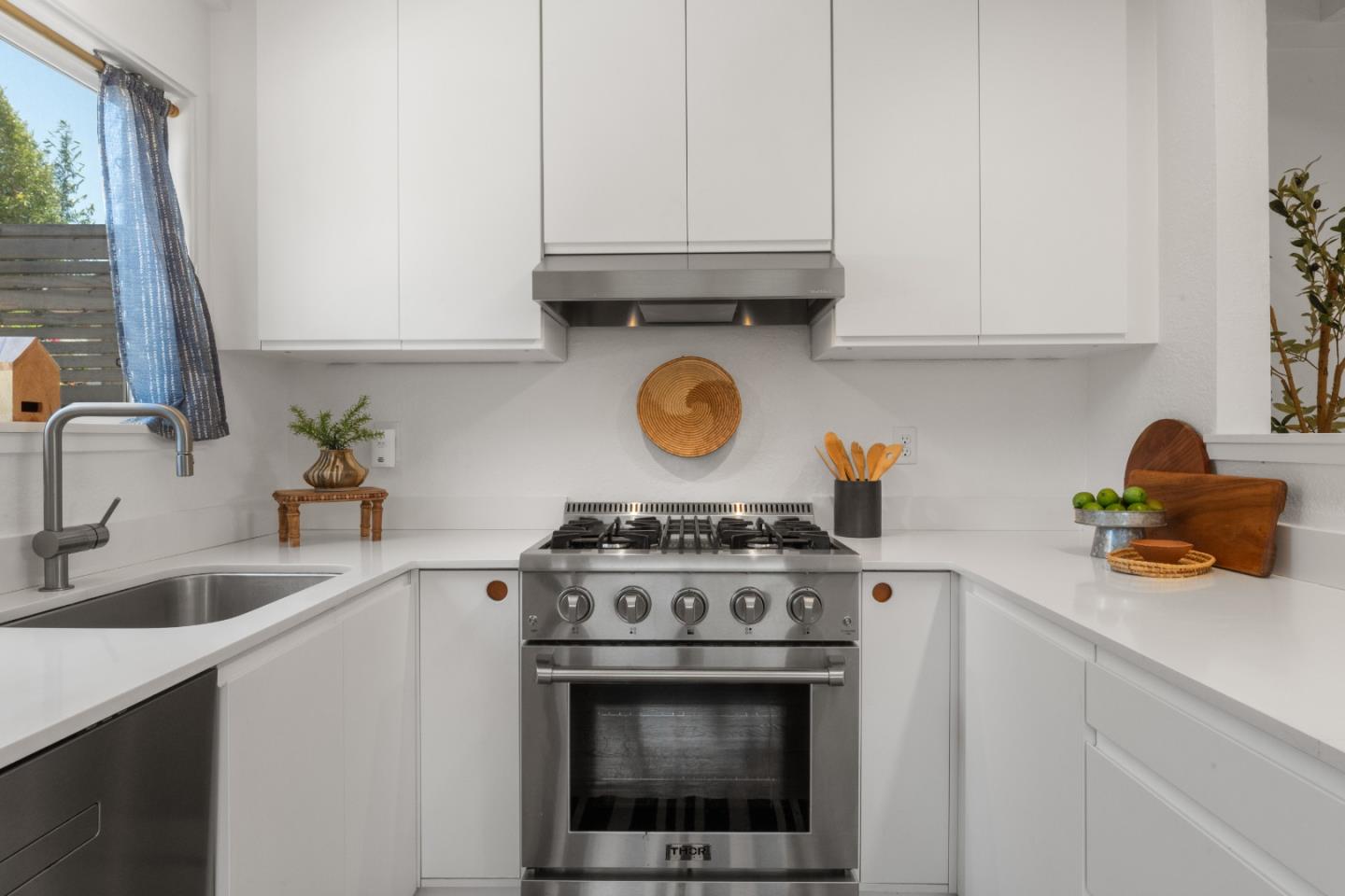 Detail Gallery Image 15 of 37 For 260 Walk Cir, Santa Cruz,  CA 95060 - 2 Beds | 1 Baths