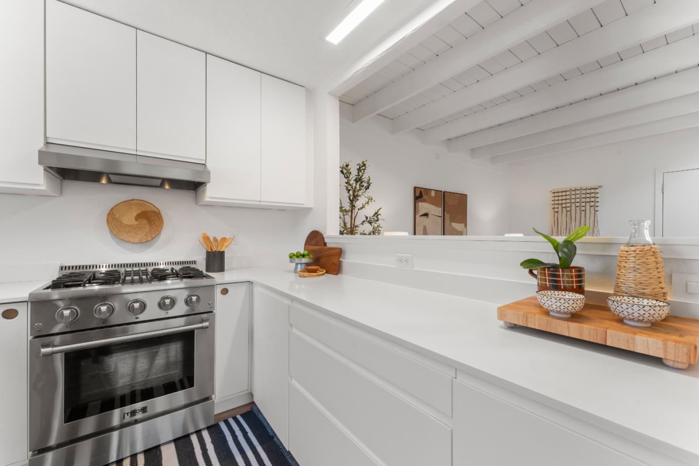 Detail Gallery Image 16 of 37 For 260 Walk Cir, Santa Cruz,  CA 95060 - 2 Beds | 1 Baths