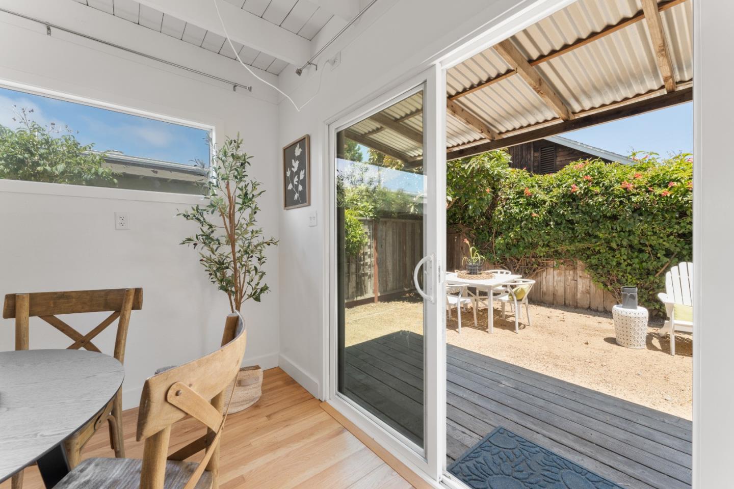 Detail Gallery Image 17 of 37 For 260 Walk Cir, Santa Cruz,  CA 95060 - 2 Beds | 1 Baths