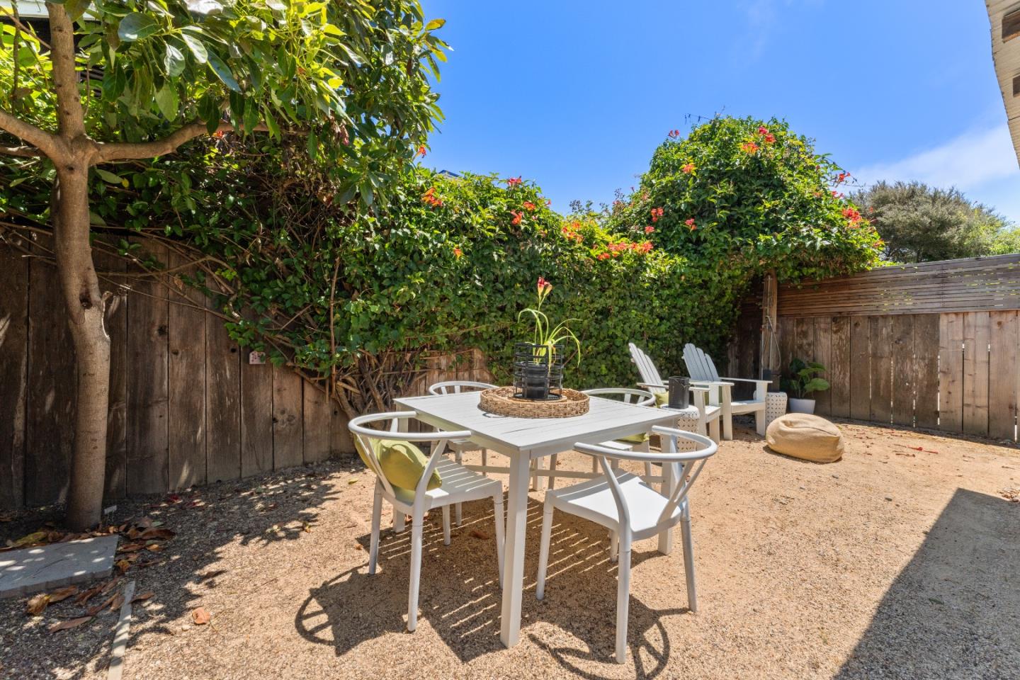 Detail Gallery Image 21 of 37 For 260 Walk Cir, Santa Cruz,  CA 95060 - 2 Beds | 1 Baths
