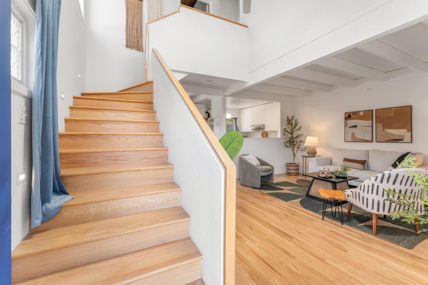 Detail Gallery Image 6 of 37 For 260 Walk Cir, Santa Cruz,  CA 95060 - 2 Beds | 1 Baths