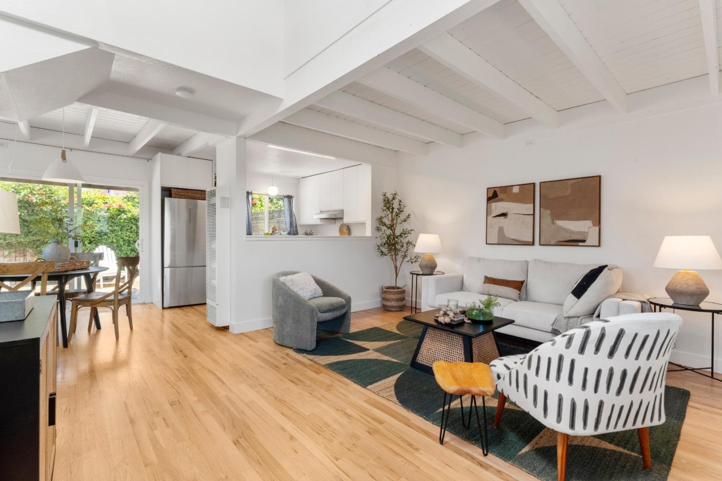 Detail Gallery Image 7 of 37 For 260 Walk Cir, Santa Cruz,  CA 95060 - 2 Beds | 1 Baths