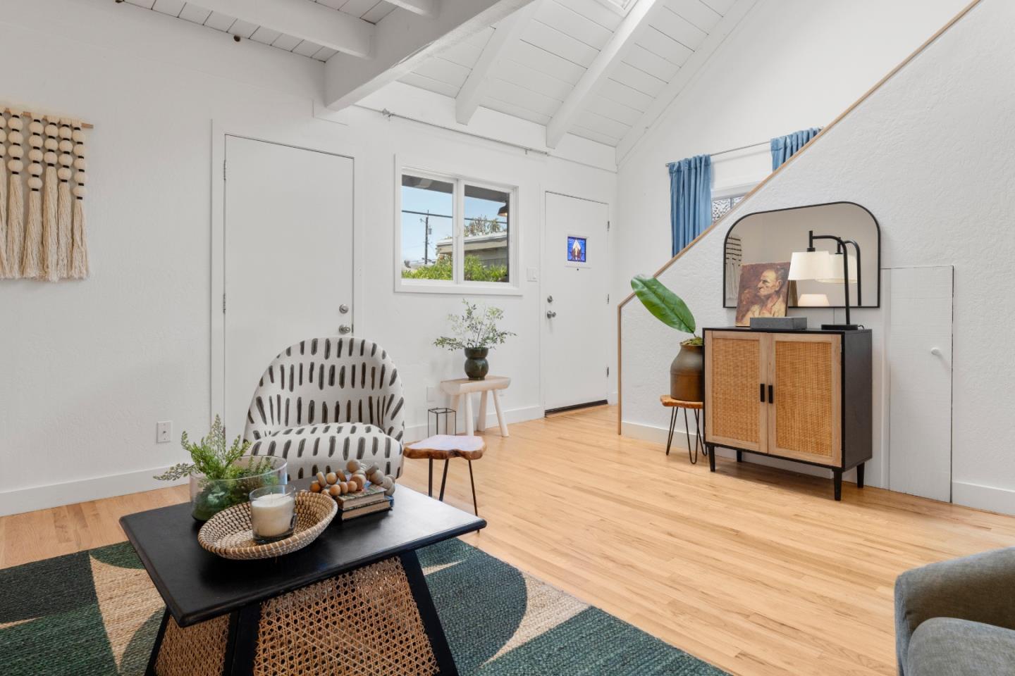 Detail Gallery Image 8 of 37 For 260 Walk Cir, Santa Cruz,  CA 95060 - 2 Beds | 1 Baths