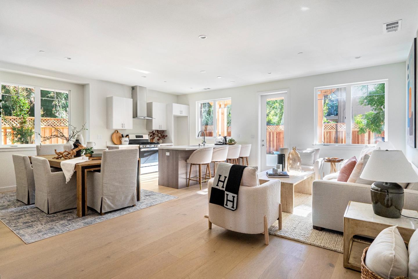 Detail Gallery Image 1 of 19 For 149 Flynn Ave, Mountain View,  CA 94043 - 3 Beds | 3/1 Baths