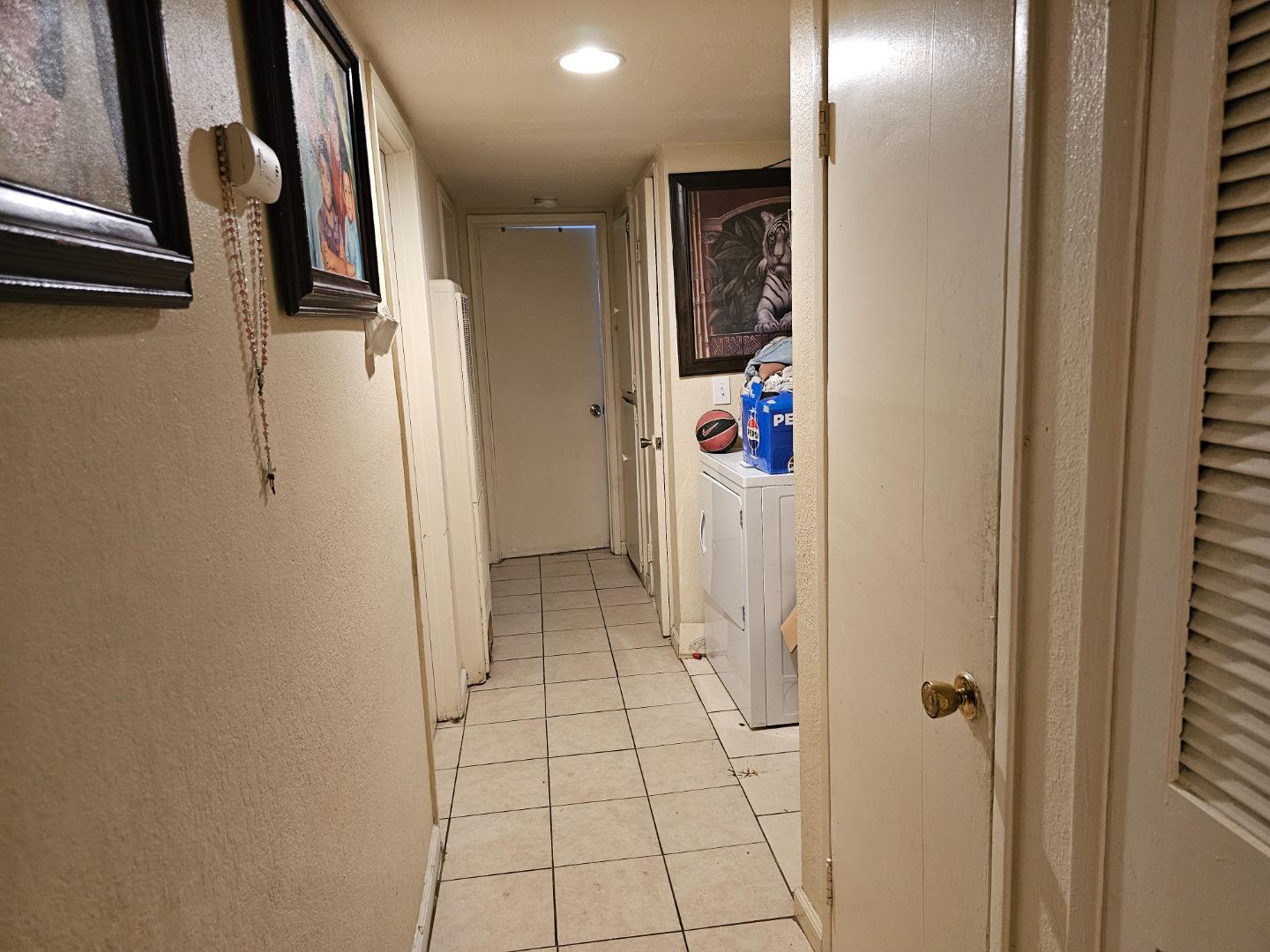 Detail Gallery Image 10 of 14 For 5005 37th Ave, Sacramento,  CA 95824 - – Beds | – Baths