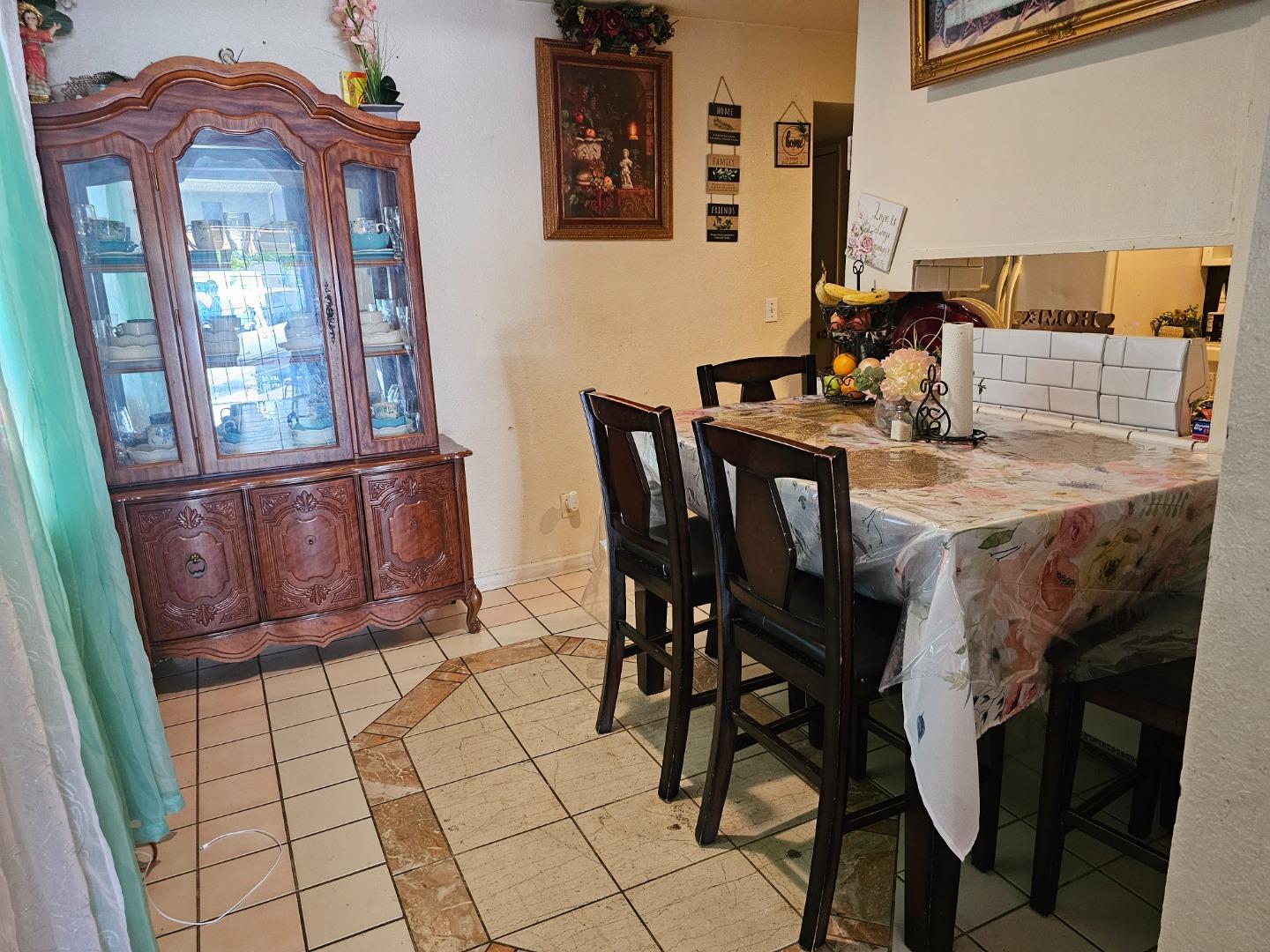 Detail Gallery Image 7 of 14 For 5005 37th Ave, Sacramento,  CA 95824 - – Beds | – Baths