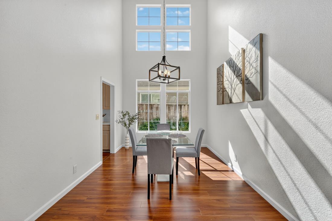 Detail Gallery Image 10 of 65 For 17671 Riverbend Rd, Salinas,  CA 93908 - 4 Beds | 3 Baths
