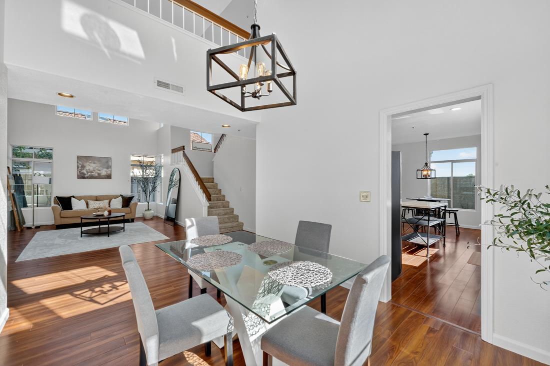 Detail Gallery Image 11 of 65 For 17671 Riverbend Rd, Salinas,  CA 93908 - 4 Beds | 3 Baths
